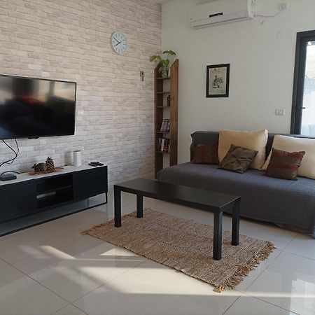 נוגה בגולן Apartment Katzrin Exterior photo